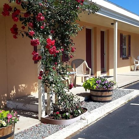 The Bay Willows Inn Мидлтаун Экстерьер фото